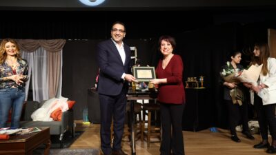Balçova Belediyesi’nin konuğu olarak ilçeye gelen usta sanatçı Oya Başar’ın