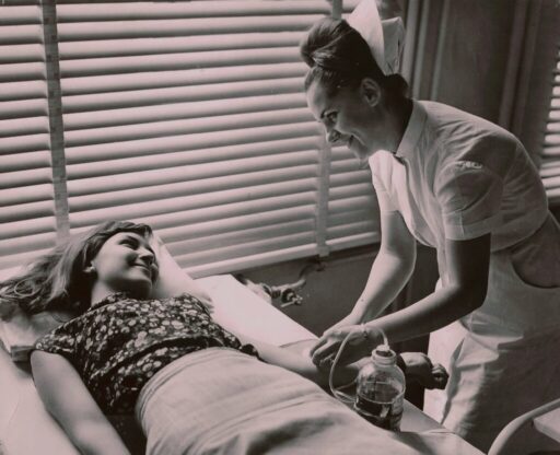 Ege Bölgesi Kan Merkezi Müdürü Dr. Barış Dolaş, kan bağışının