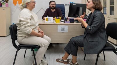 Özlem Özer ve Melek Uslular, İzmir Büyükşehir Belediyesi’nde işaret dili