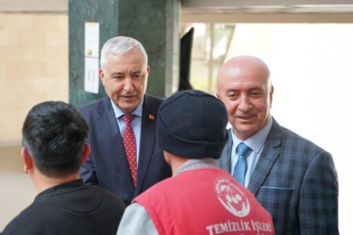 Kemalpaşa Belediye Başkanı Mehmet Türkmen, Ramazan Bayramı dolayısıyla belediye personeli