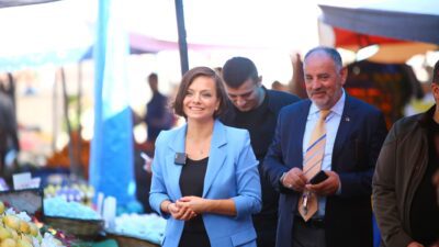 Karabağlar Belediyesi, Ramazan Bayramı arifesinde kent merkezinde yaşanan kaldırım ve