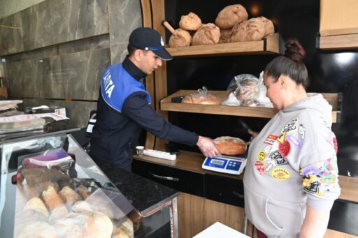 Karabağlar Belediyesi, Ramazan ayında vatandaşların sağlıklı ve güvenli gıdaya ulaşabilmesi