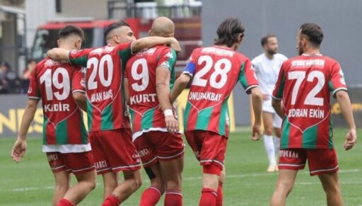 Alsancak Mustafa Denizli Stadı’nda oynanan müsabaka, Karşıyaka'nın 4-0’lık galibiyetiyle sonuçlandı.