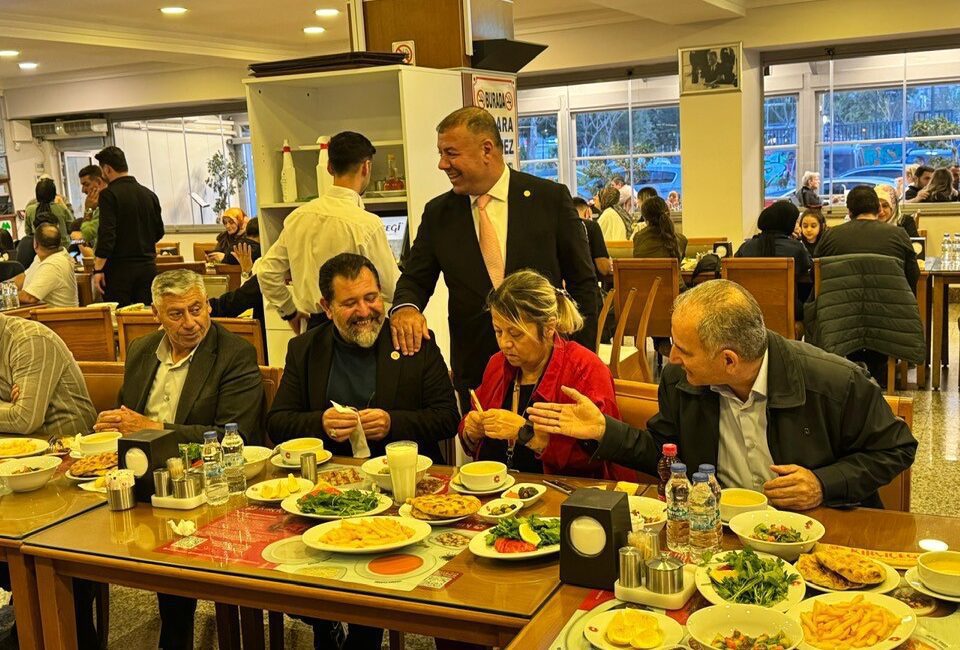 Bayraklıda bulunan 25 mahalle muhtarı ile gültepede bulunan 5 mahalle