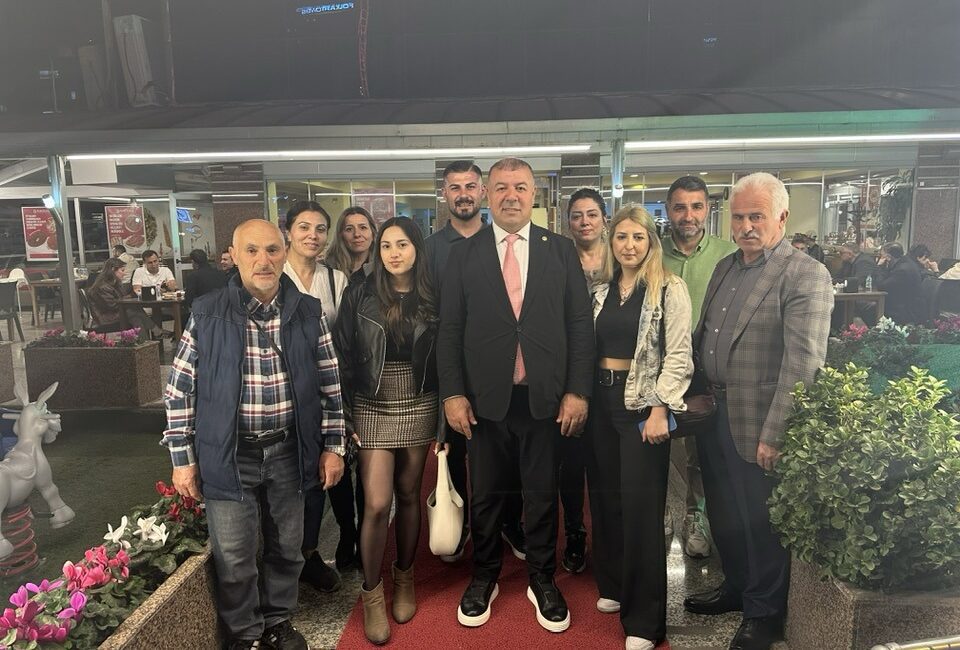 İsrafil Ateş'in Kaleme aldığı, Latif Aydemir Bayraklı sokaklarında umudu yeşertiyor!