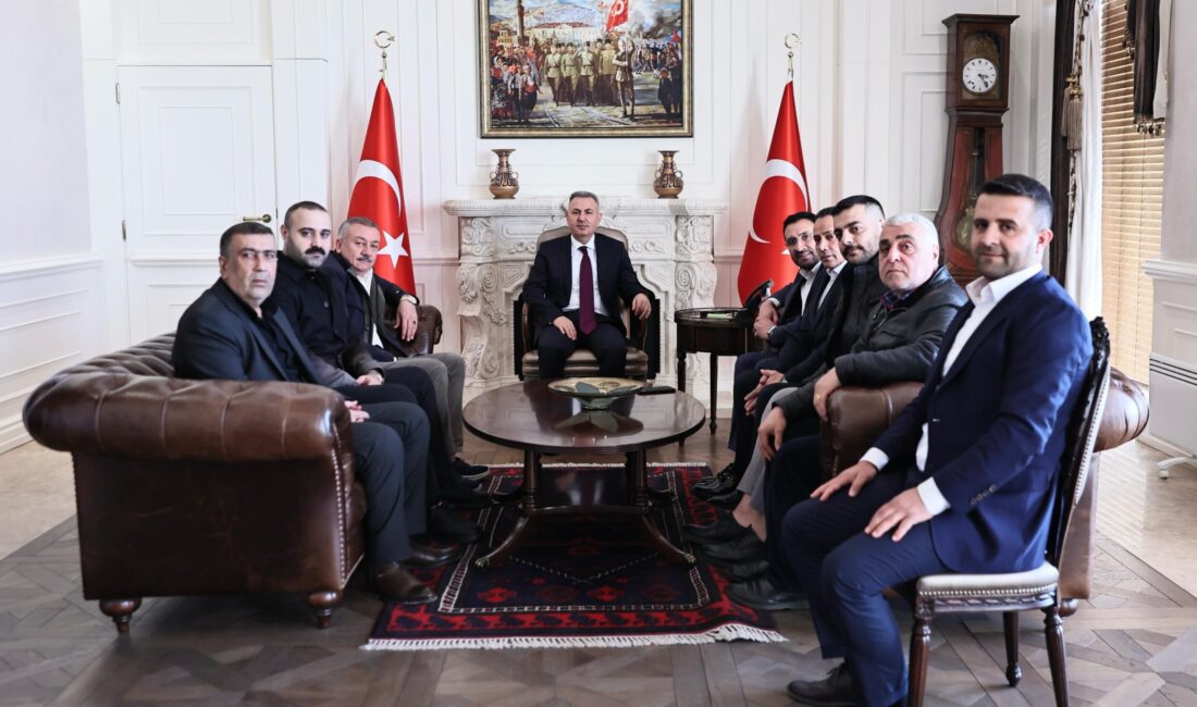 Lokantacılar Birliği Derneği Başkanı Mehmet Zeki Bulut ve beraberindeki heyet,