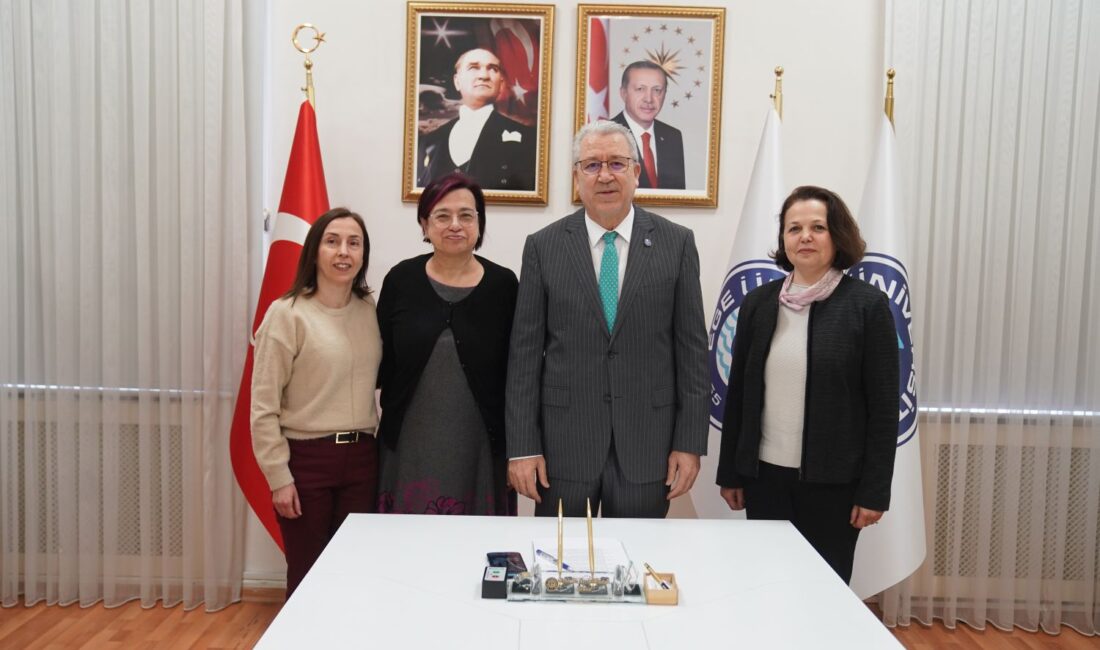 Egeli bilim ekibinden patentli buluş Ege Üniversitesinde, multidisipliner çalışmalar sayesinde tekstil alanlarında da üretilebilirliğin sağlanmasına