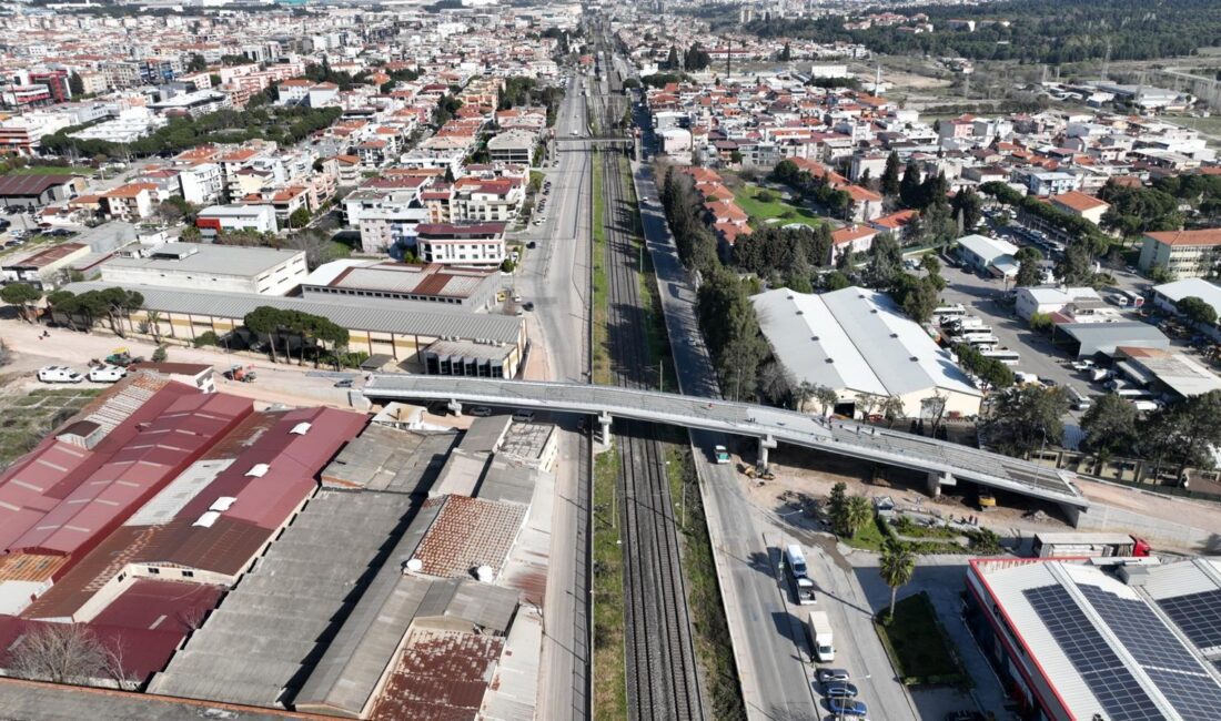 Sarnıç trafiği yeni köprü ile rahatlayacak İZBB Sarnıç bölgesinin trafik düğümünü çözmek için 60 milyon liralık