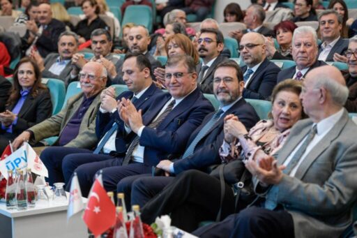 Türkiye'yi onurla yöneteceğine inandığımız Cumhurbaşkanı adayı, Ekrem İmamoğludur, Ben de