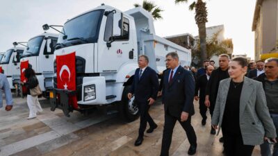 Urla Belediyesi kendi öz kaynaklarıyla aldığı 30 yeni hizmet aracının