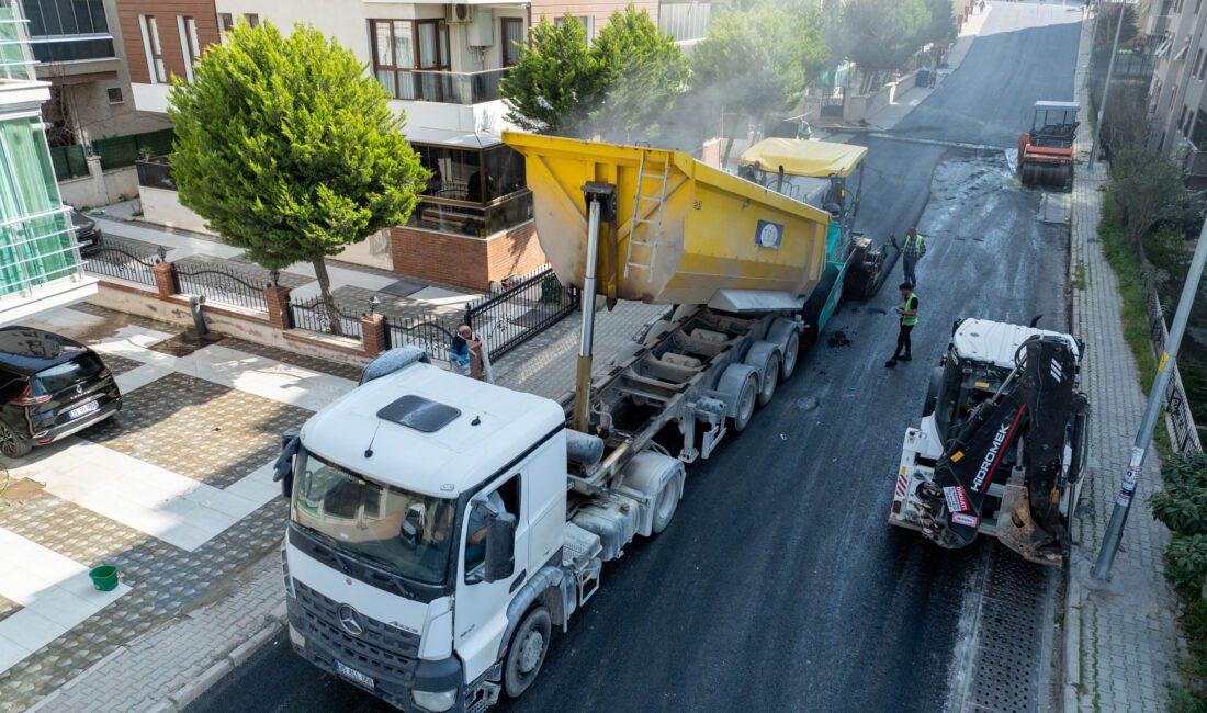 İlçede devam eden asfalt seferberliği sonrası yolların güvenliğine ve konforuna