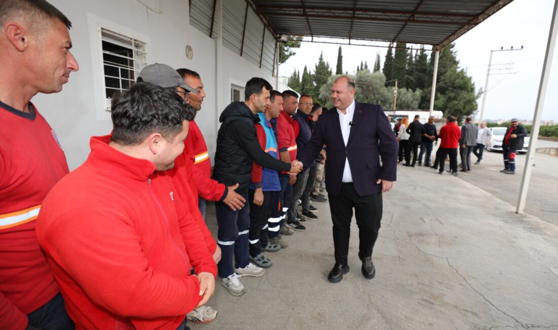 Menderes Belediye Başkanı İlkay Çiçek, Menderes Belediyesi personelleri ile bayramlaşma