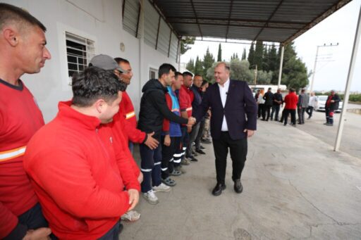 Menderes Belediye Başkanı İlkay Çiçek, Menderes Belediyesi personelleri ile bayramlaşma