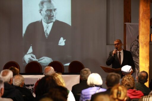 Atatürkçü Düşünce Derneği İzmir Şubeleri önderliğinde ADD Selçuk Şubesi tarafından