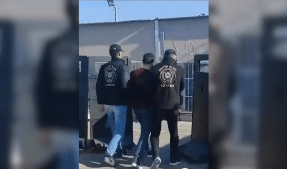 Konak’ta 33 yıl hapis cezası bulunan dolandırıcı yakalandı! İzmir Asayiş Şube Müdürlüğü Güven Timleri Büro Amirliği ekipleri, aranan