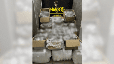 İzmir Cumhuriyet Başsavcılığı koordinesinde, Narkotik Suçlarla Mücadele Şube Müdürlüğü ekipleri