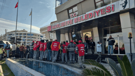 DİSK/Genel-İş İzmir 4 No’lu Şube üyesi Narlıdere Belediyesi işçileri, ödenmeyen