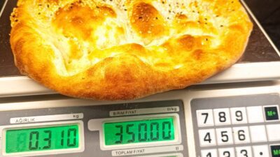 Urla Belediyesi Zabıta ekipleri, Ramazan Bayramı öncesinde gıda satışı yapan