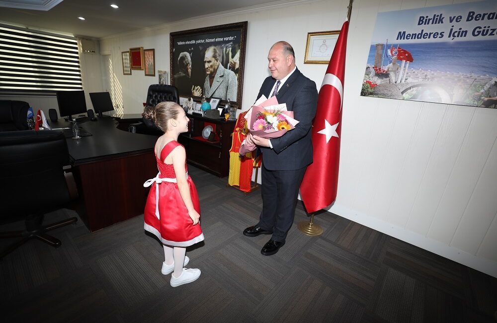 Menderes’te Makam Çocuklara Emanet Menderes Belediyesi 23 Nisan Ulusal Egemenlik ve Çocuk Bayramı dolayısıyla