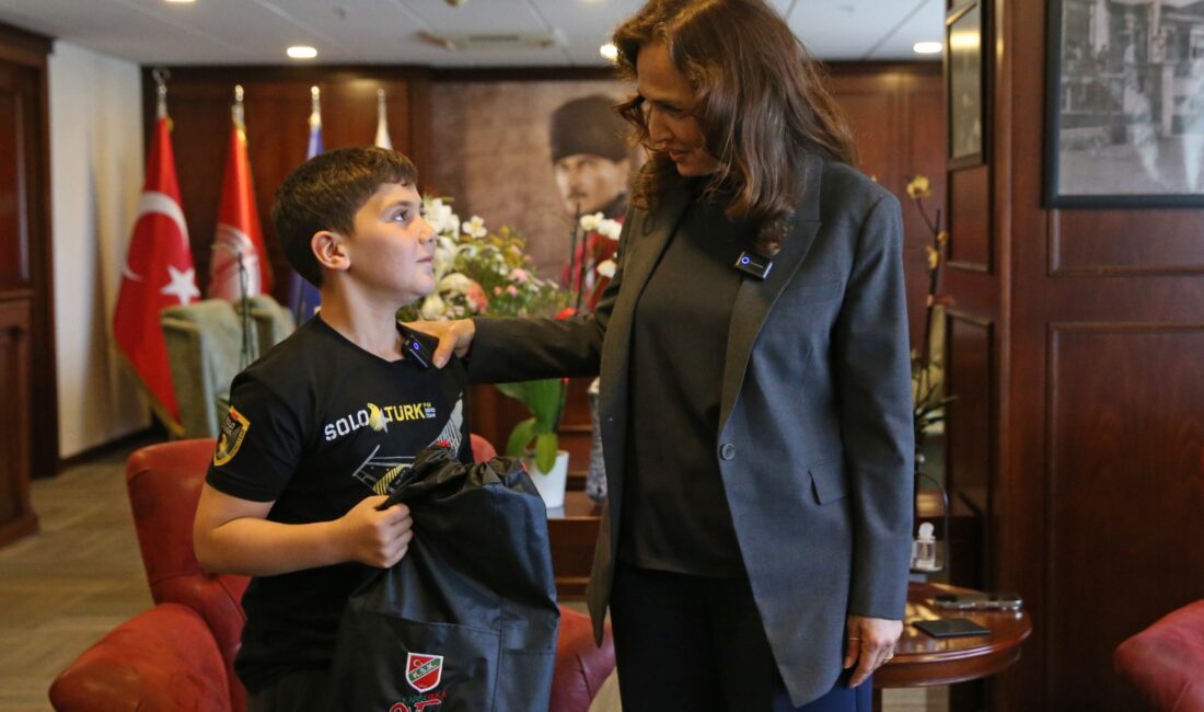 Çocuklara geri dönüşüm bilinci kazandırmak amacıyla Karşıyaka Belediyesi tarafından başlatılan