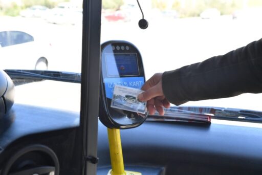 İzmir Büyükşehir Belediyesi Ulaşım Koordinasyon Merkezi (UKOME) kararıyla, ESHOT, İZULAŞ,