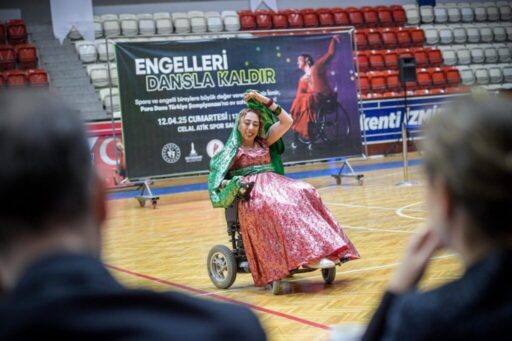 Para Dans Türkiye Şampiyonası, İzmir Büyükşehir Belediyesi’nin desteğiyle “Engelleri Dansla