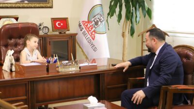 23 Nisan Ulusal Egemenlik ve Çocuk Bayramı nedeniyle 9 yaşındaki