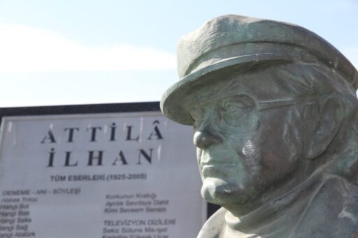 Türk şiirinin büyük ustası ve Karşıyaka’nın ölümsüz değeri Attila İlhan’ın