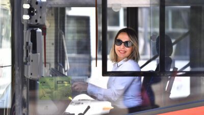 İzmir Büyükşehir Belediyesi ESHOT Genel Müdürlüğü’nün, kadın şoför istihdamını artırmak