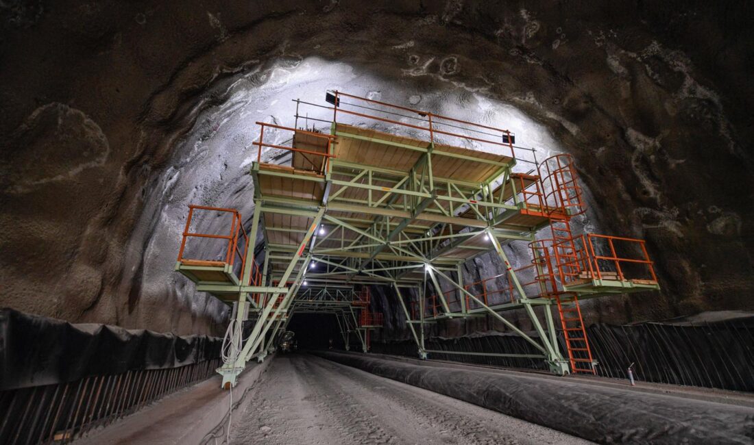 İzmir Büyükşehir Belediye Başkanı Dr. Cemil Tugay’ın ulaşım yatırımlarındaki hamleler