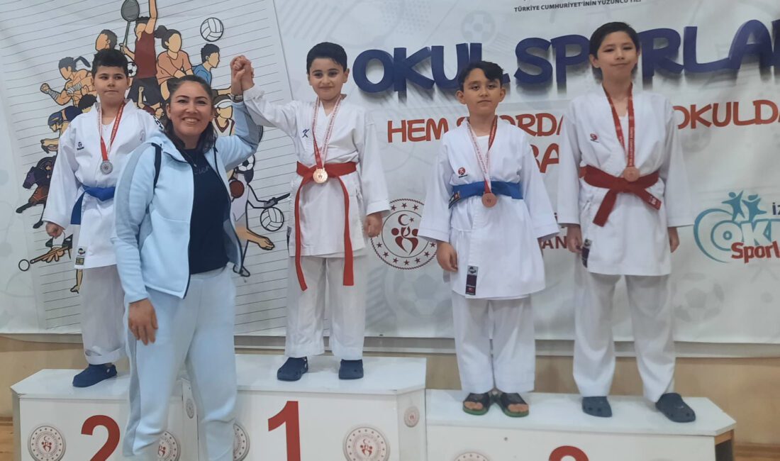 Aliağa Belediyesi Spor Okulları’nda eğitim gören karate öğrencileri İzmir’de Düzenlenen