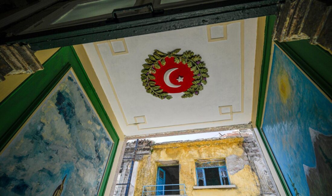 İzmir Büyükşehir Belediyesi’nin, Basmane Hatuniye Meydanı yakınında yer alan tarihi