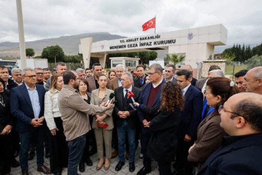 Cemil Tugay, İzmir’deki Ekrem İmamoğlu protestolarında tutuklanarak Menemen Cezaevi’ne götürülen