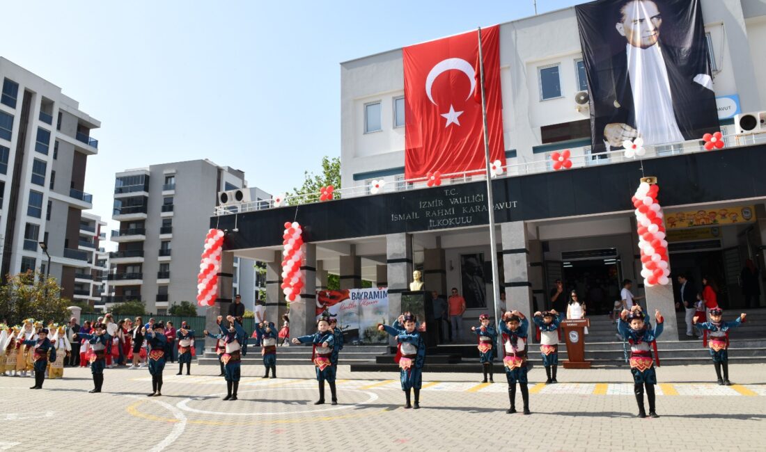 Başkan Yıldız, 23 Nisan Coşkusunu Miniklerle Paylaştı 23 Nisan Ulusal Egemenlik ve Çocuk Bayramı, Çiğli’de coşku ve