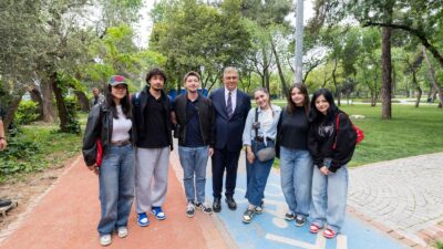 Saha turunda esnafından öğrencisine 7’den 70’e Bucalılar,  Hasanağa Bahçesi’ndeki büyük