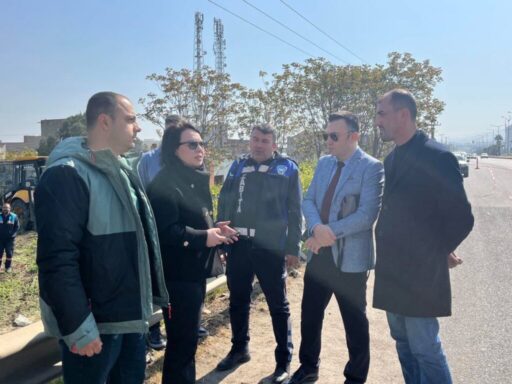 Manisa’nın Turgutlu İlçesi’nde yağmur suyu hattına dökülen siyah renkli ve