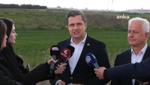 Yücel ve Güneşhan, ziyaret çıkışında Silivri Cezaevi önünden basın mensuplarına