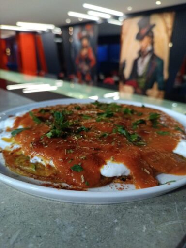 Uzun yıllara dayanan tecrübesi, yaratıcı dokunuşları ve yenilikçi tarifleriyle gastronomi