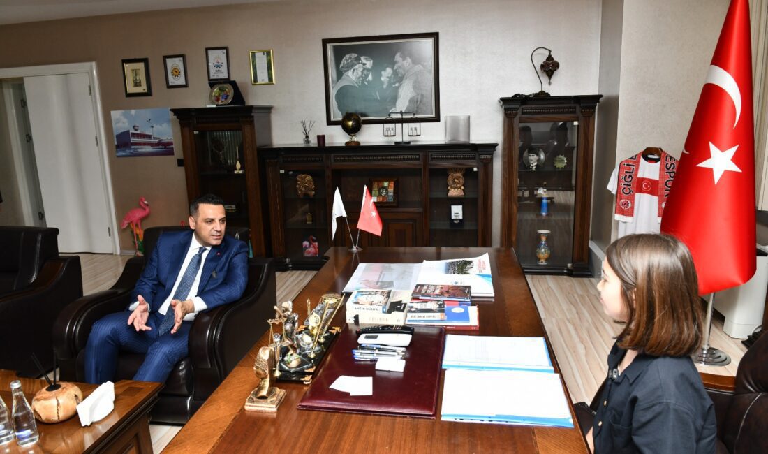 Çiğli Belediye Başkanı Onur Emrah Yıldız, başkanlık koltuğunu bir günlüğüne