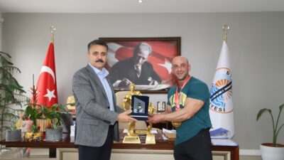 "Şampiyonlar Şampiyonu" Yılmaz Acar, Başkan Kırgöz’e vermiş olduğu desteklerden dolayı