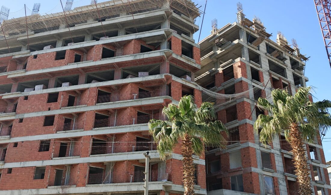 Menemen'de Ercan Yapı'nın İsmet İnönü Mahallesi'nde inşa ettiği 15 katlı