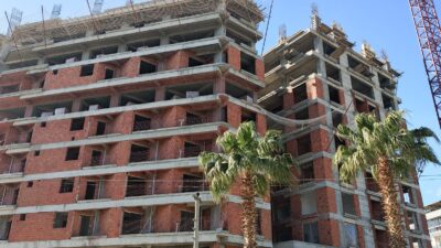 Menemen'de Ercan Yapı'nın İsmet İnönü Mahallesi'nde inşa ettiği 15 katlı