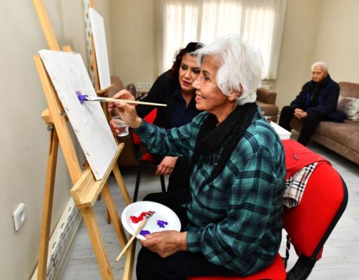 İzmir Büyükşehir Belediyesi, 55 yaş ve üzeri vatandaşların faydalanması için