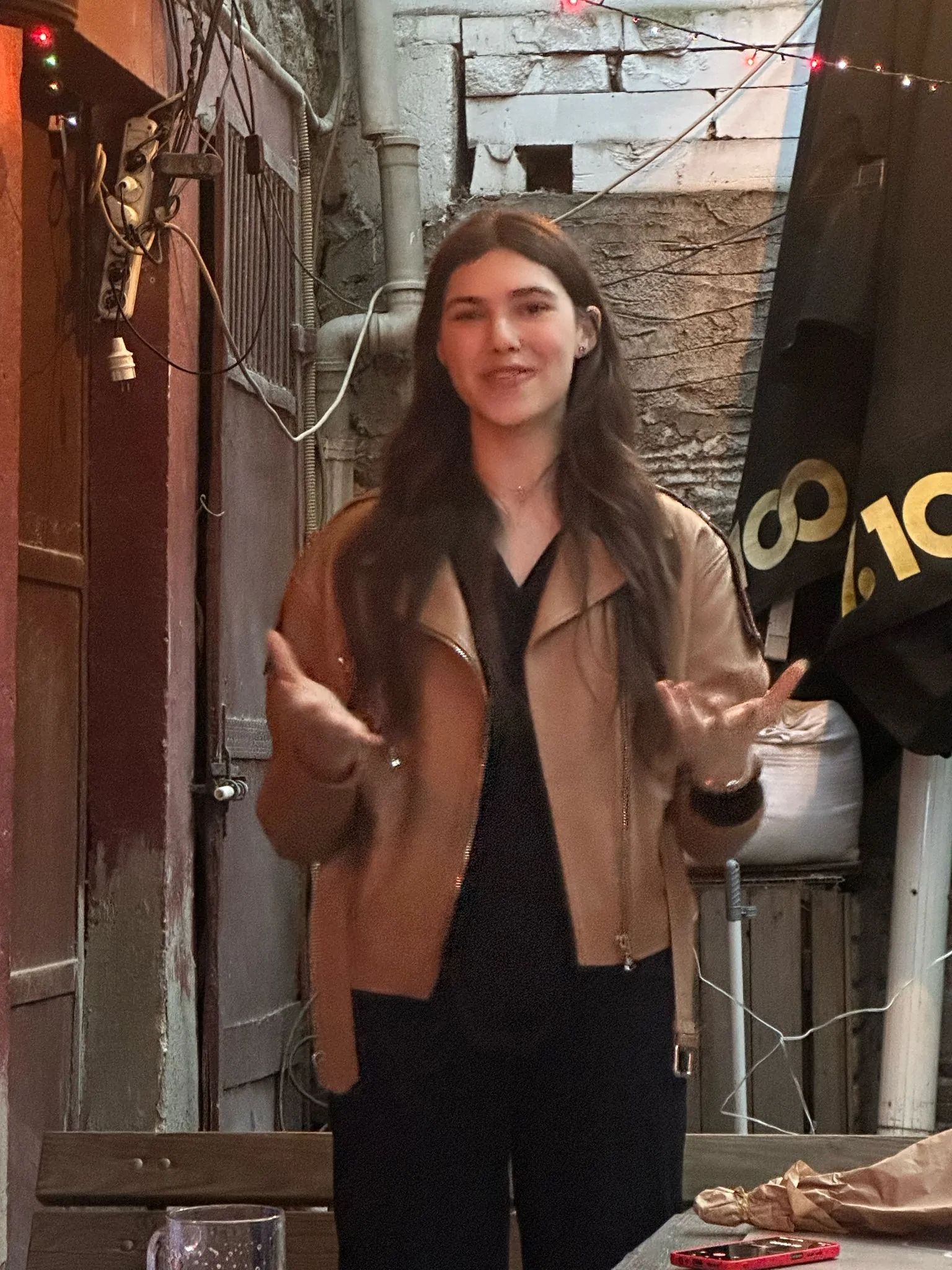 İLYUN B&Uuml;RKEV &ldquo;İnsanların kalbine ulaşıyorum&rdquo;