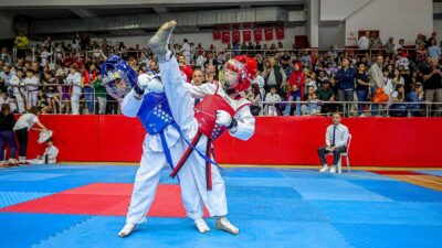 Türkiye Taekwondo Federasyonu İzmir il temsilcilince düzenlenen 23 Nisan minikler