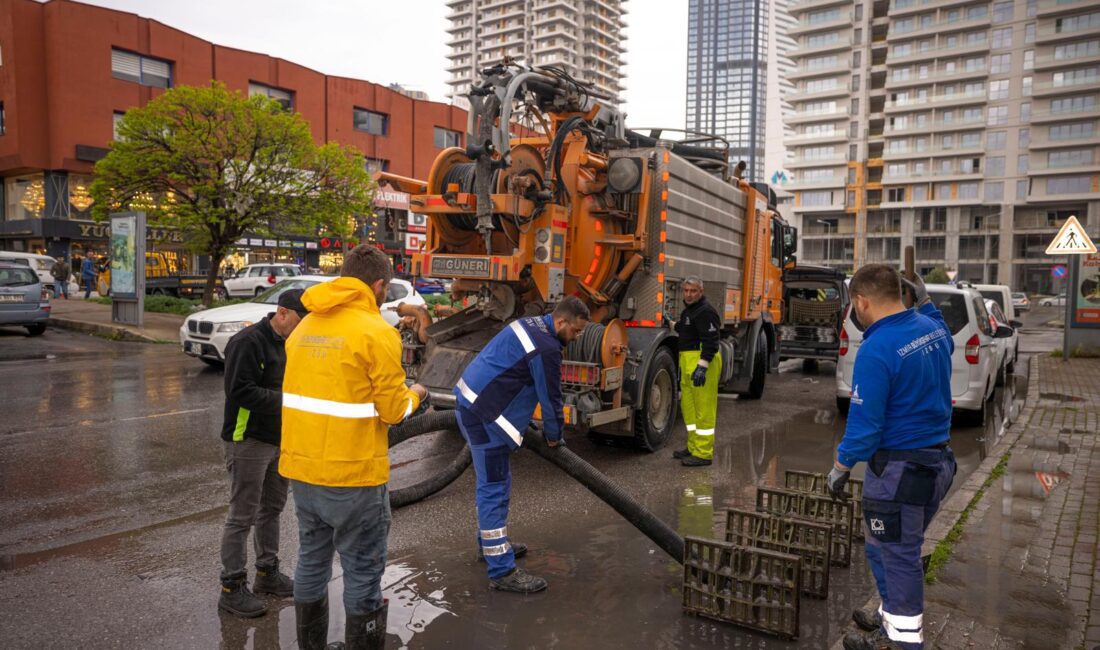 İzmir’de yağmur alarmı İzmir Büyükşehir Belediyesi İZSU Genel Müdürlüğü ekipleri dün geceden beri