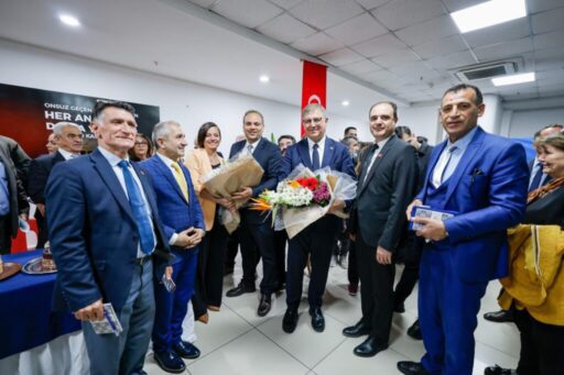 58 mahallenin ihtiyaçlarını muhtarlardan dinleyen Başkan Tugay, ilçede özellikle kentsel