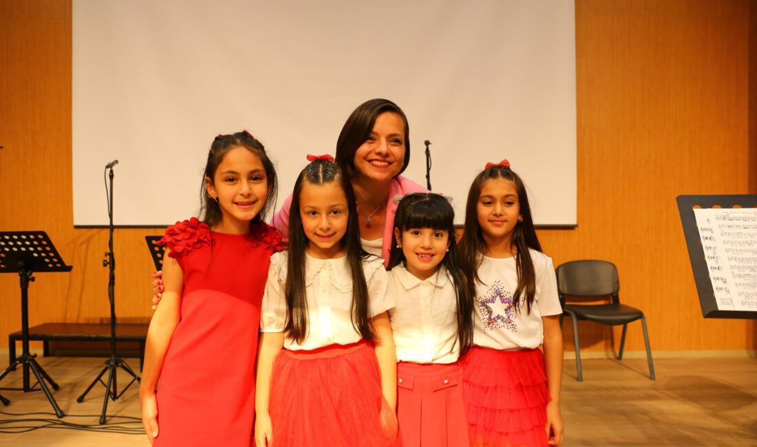 Çocuklar bayramı Karabağlar’da renkli etkinliklerle kutladı Karabağlar Belediyesi, 23 Nisan