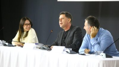 Her yıl binlerce öğrencinin ücretsiz eğitim aldığı Karabağlar Belediyesi Sosyal