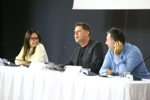 Her yıl binlerce öğrencinin ücretsiz eğitim aldığı Karabağlar Belediyesi Sosyal